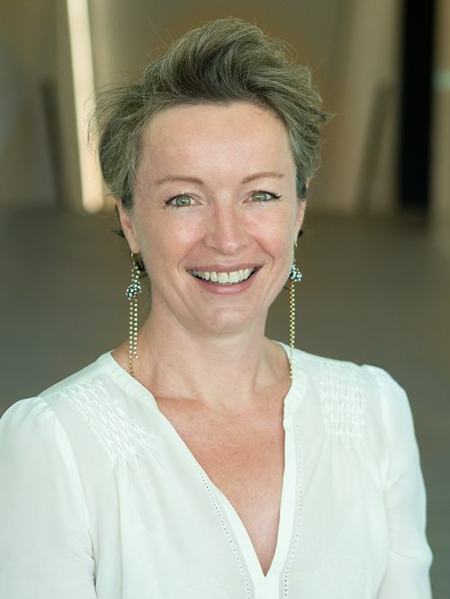 Mme Karine Grasset